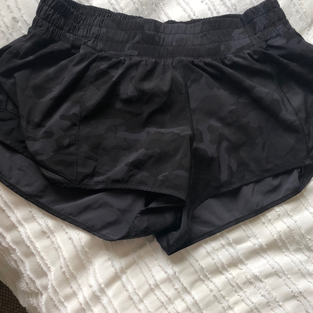 Lulu black camo Hotty hots 2.5 size 10